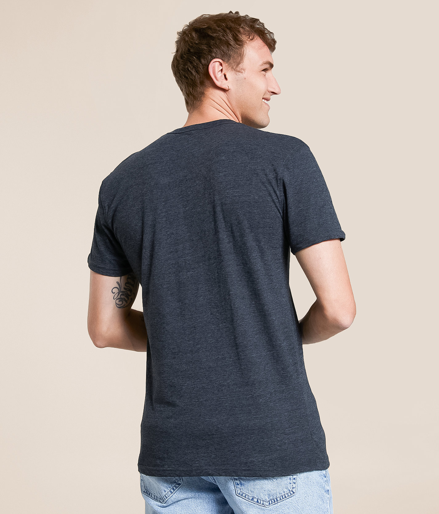 Talinors Basic T-Shirt - Image 2
