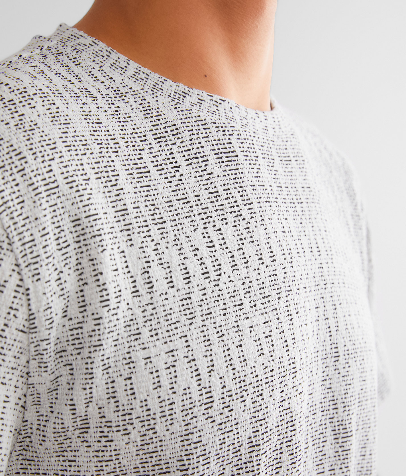 Talinors Textured T-Shirt - Image 3