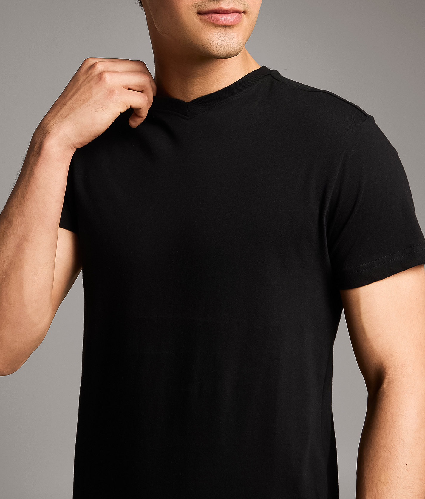 Talinors Basic T-Shirt - Image 3